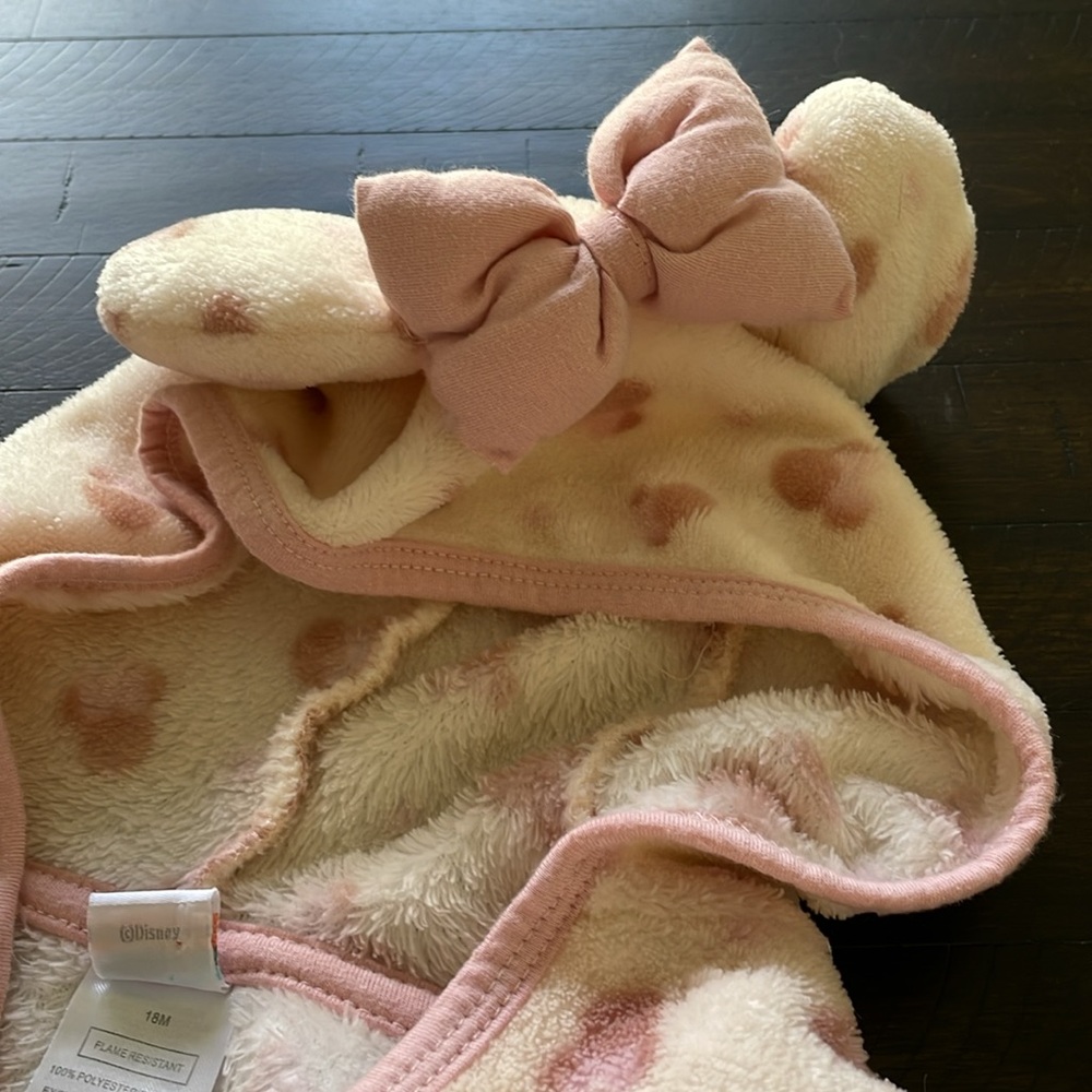 ❤️5/$20 Bundle Minnie Mouse Robe - Picture 4 of 4